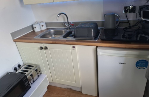 Reading City Centre Apartment | Bright & Modern Studio Near Center, Station, RBH & Univerisry