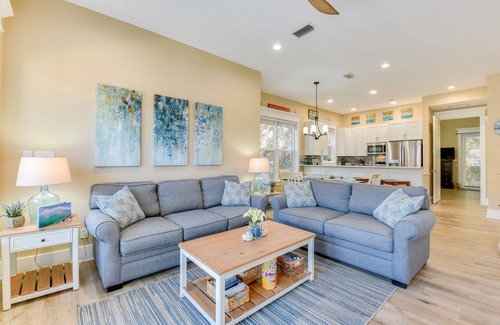 Miramar Beach House | Bright & Modern Townhome: Steps to Miramar Beach!