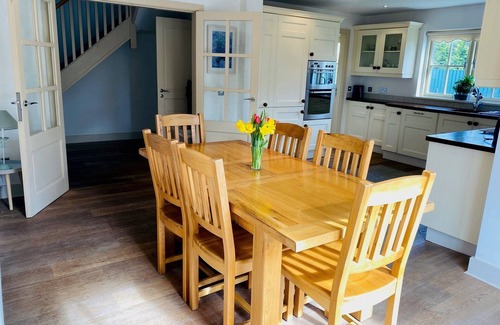 Kenmare Condo | Bright, modern, welcoming home easy stroll along pathway into Kenmare town