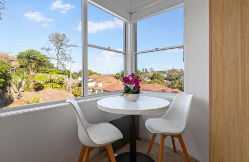 Mosman Apartment | Bright Mosman Apartment with Onsite Parking
