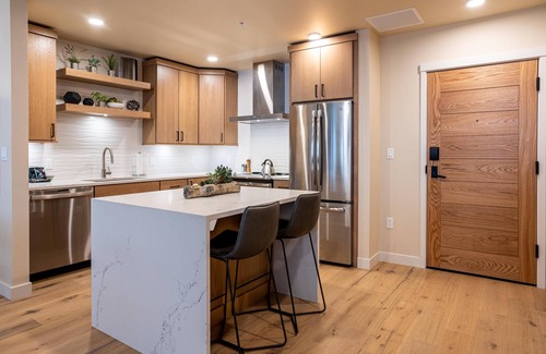 Tamarack Resort Condo | Bright Mountain Village 1 Bedroom Condo - Incredible Condo in The Village|Convenient location|Pet Friendly|