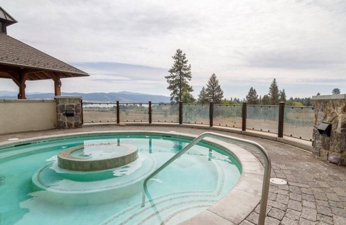 Tamarack Resort Condo | Bright Mountain Village 1 Bedroom Condo - Incredible Condo in The Village|Convenient location|Pet Friendly|