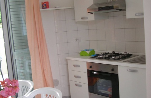 Lido Conchiglie Apartment | BRIGHT NEW BASEMENT WITH GARDEN 4 PLACES