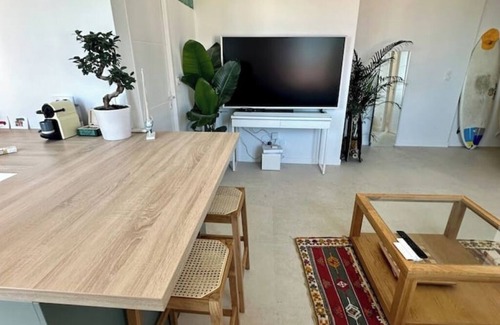 Carnot Apartment | Bright new T2 Cannes, near Palais des Festivals & beaches, balcony, parking