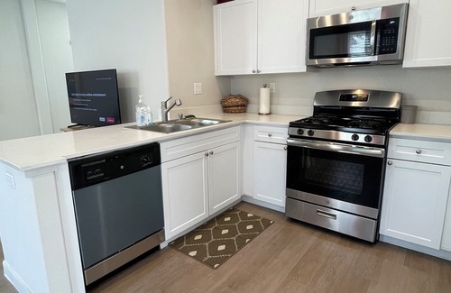 Santa Maria House | Bright Newly Built Home with Patio