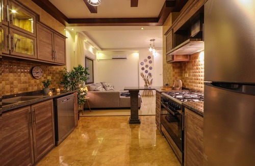Amman Apartment | BRIGHT, NEWLY FURNISHED, AND FULLY EQUIPPED 3BR *dynamic location*