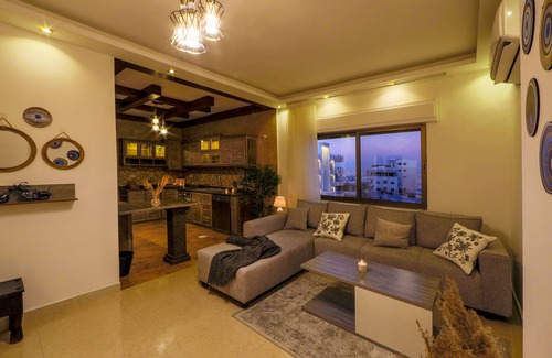 Amman Apartment | BRIGHT, NEWLY FURNISHED, AND FULLY EQUIPPED 3BR *dynamic location*