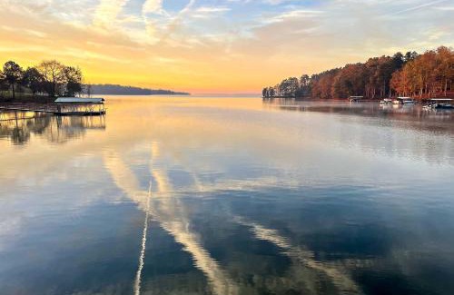 Anderson House | Bright Oasis on Lake Hartwell with Boat Dock!