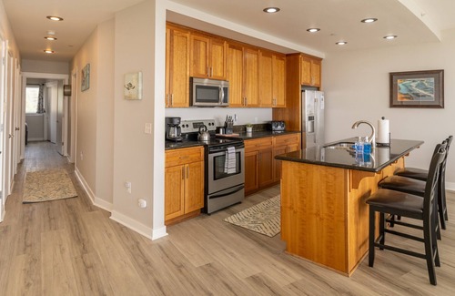 Rockaway Beach Condo | Bright Oceanfront Oasis ~ Stunning Views ~ Beach!