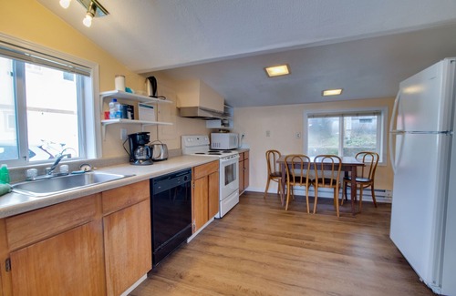 Netarts Apartment | Bright Oceanfront Home with Stunning Pacific & Bay Views - Near Town