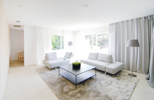 Sawtelle Japantown Apartment | bright open luxurious high-end minimalist design - virtual tour on slide 3