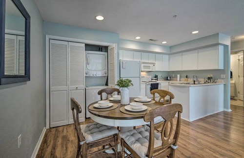 Kimberling City Condo | Bright Ozarks Condo w/Balcony & Lake Views!