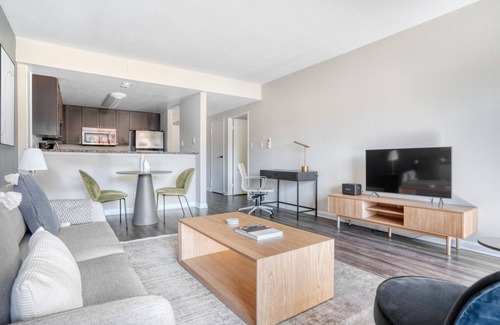 Palo Alto Apartment | Bright Palo Alto 1BR w/Gym, Pool & BBQ, nr tech HQs, by Blueground