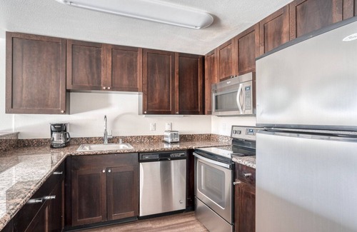Palo Alto Apartment | Bright Palo Alto 1BR w/Gym, Pool & BBQ, nr tech HQs, by Blueground