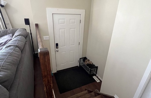Saskatoon House | Bright, pet friendly 3 bedroom duplex!