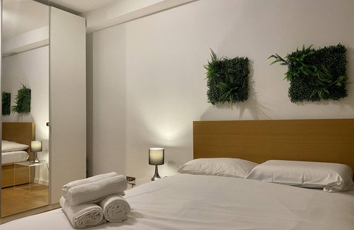 St. Pancras Apartment | Bright/Quiet 2BR Gem near Kings Cross