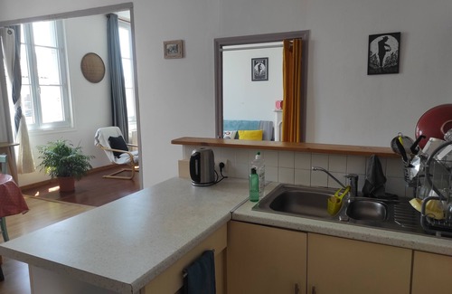 Rochefort Apartment | Bright, quiet 53 m2 apartment, conveniently located (port/market/royal harbor)