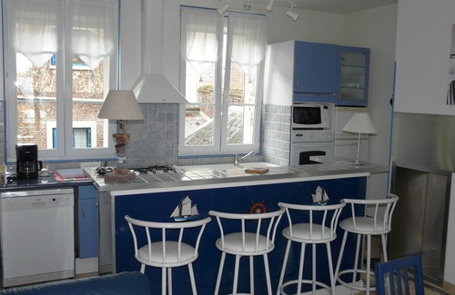 Le Treport Apartment | BRIGHT, QUIET APARTMENT FACING THE PORT