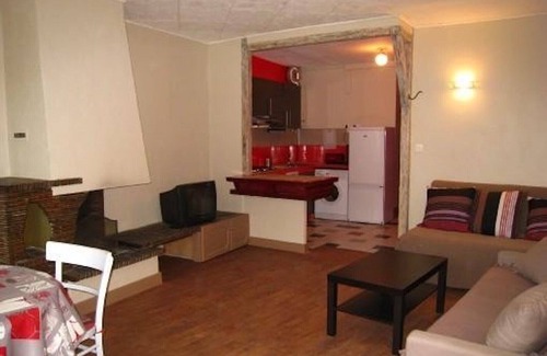 Hotel de Ville Apartment | Bright, quiet gîte, 7-minute walk from RER A station, close to Paris 2, 4 or 5-person family.
