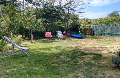 Groix House | Bright, quiet house