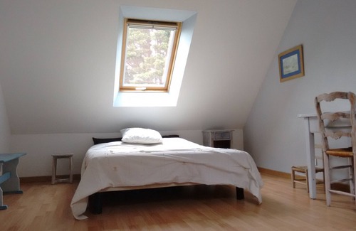 Groix House | Bright, quiet house