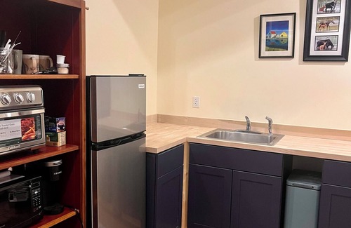 Blue Hill Apartment | Bright, quiet studio apartment in beautiful Blue Hill close to Acadia and hiking