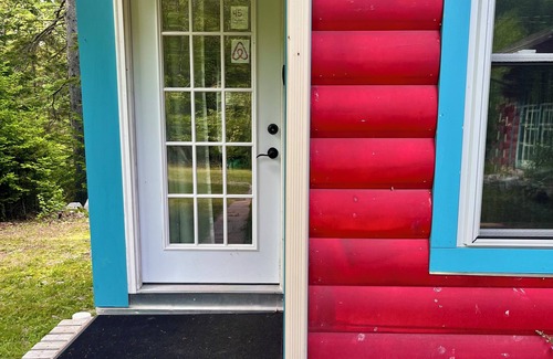 Blue Hill Apartment | Bright, quiet studio apartment in beautiful Blue Hill close to Acadia and hiking