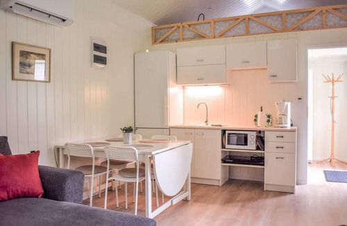 Torhamn House | Bright, quietly located cottage close to the water.