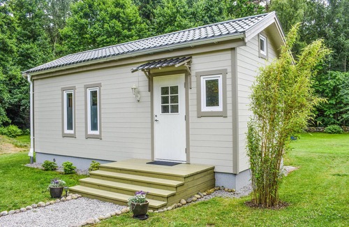 Torhamn House | Bright, quietly located cottage close to the water.