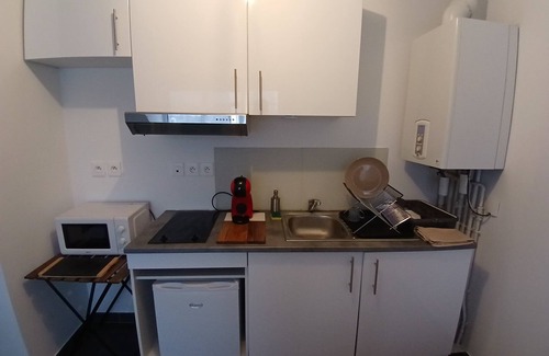 Limeil-Brevannes Apartment | Bright, renovated studio apartment near Orly, Paris and Disneyland