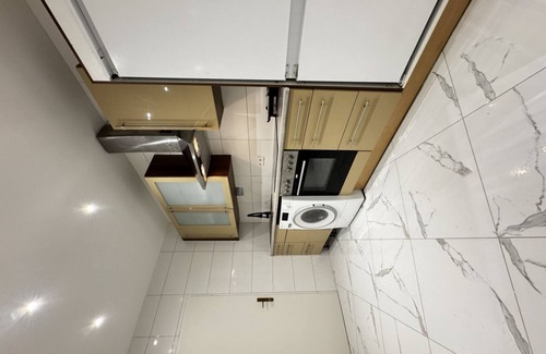 Liesing Apartment | Bright Room | 4BR Apt by Alterlaa Station