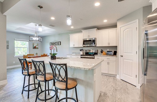Rotonda Heights House | Bright Rotonda West Home w/Patio, 7 Mi to Beach!