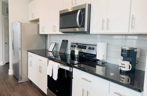 San Marco Apartment | ☀︎ Bright San Marco APT ☀︎ 2BDR w/resort pool and gym