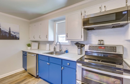 Shelby Cottage | Bright Shelby Cottage w/Deck & Creek Views!
