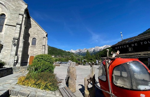 Le Grand-Bornand House | Bright ski apartment for 6 - Large balcony, village center