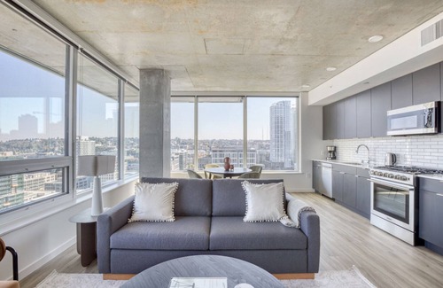 South Lake Union Apartment | Bright South Lake Union 2BR w/W/D & Roof, nr Lake Union, by Blueground