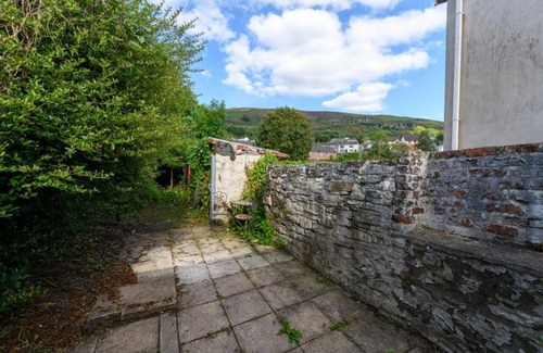 Abercwmboi House | Bright & Spacious 3 Bed Home Minutes frm Bike Park