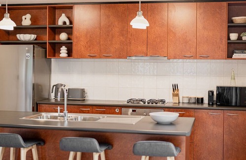 Traralgon House | Bright & spacious 3 br townhouse prime CBD location