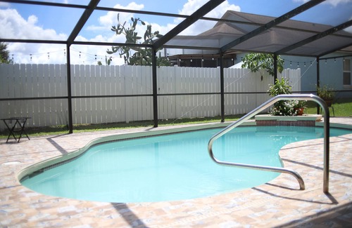 Ridgewood Lakes House | Bright & Spacious 4 BD Room with Private Pool
