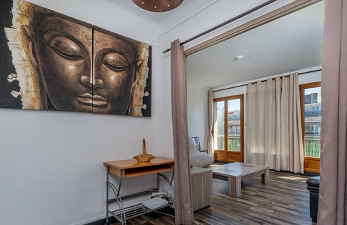 Blancarde Apartment | Bright, spacious apartment, not overlooked and close to all amenities.