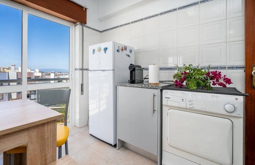 Lagos Apartment | Bright, spacious apartment in central area of Lagos