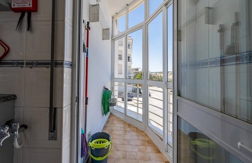 Lagos Apartment | Bright, spacious apartment in central area of Lagos