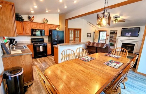 Idaho Springs Cabin | Bright & Spacious Cabin 1-mi from Idaho Springs, on 5 acres + Mountain Views!n