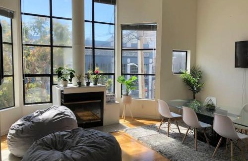 Lower Haight Apartment | Bright Spacious & Comfortable Hayes Valley Condo