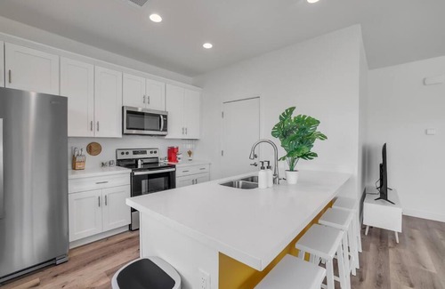 South Mountain Apartment | Bright & Spacious Home Sleeps 10