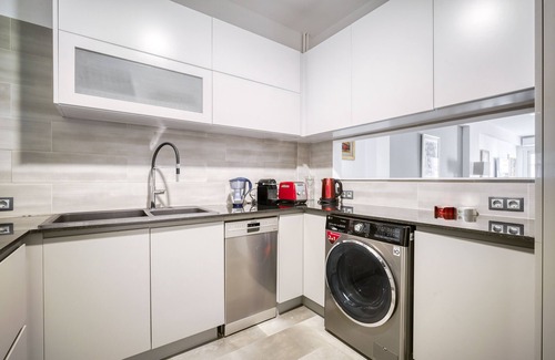 Pangrati Condo | Bright Spacious Luxury Apartment, Prime Central Athens