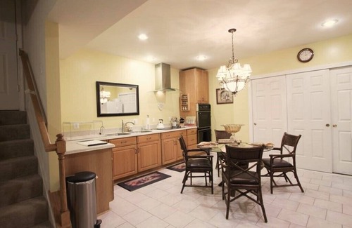 Lincolnia Apartment | Bright & Spacious Private Apt Suite with Room for extra storage - 8 miles to DC
