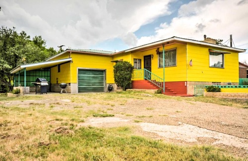 Springer House | Bright Springer House with Hammock and Orchard Views!