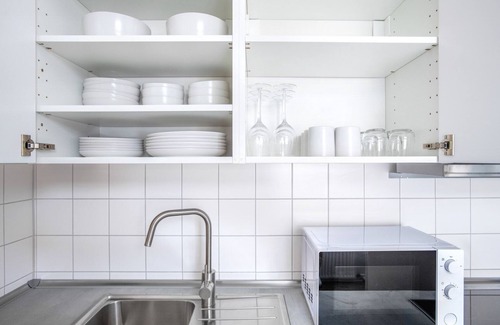 Steglitz Apartment | Bright Steglitz Studio nr Schloßstraße, by Blueground