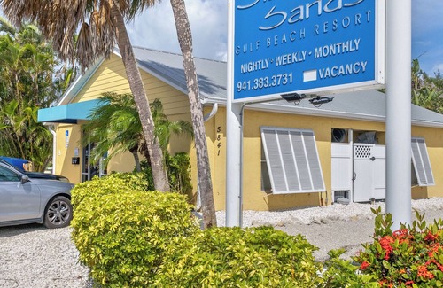 Whitney Beach Apartment | Bright Studio by the Beach–Silver Sands Gulfside Stay #255A Resort by RVA